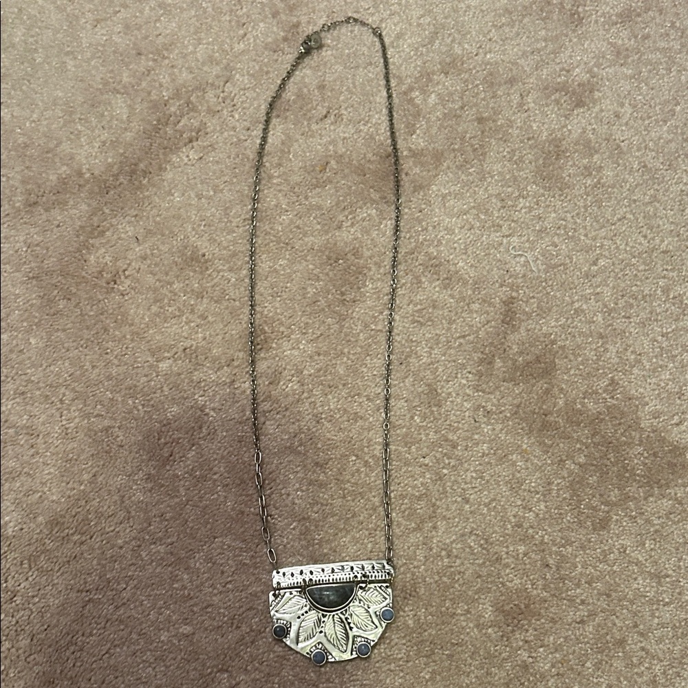 Elegant Silver and Blue Pendant Necklace